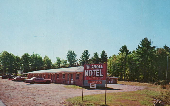 Triangle Motel - Old Postcard View (newer photo)